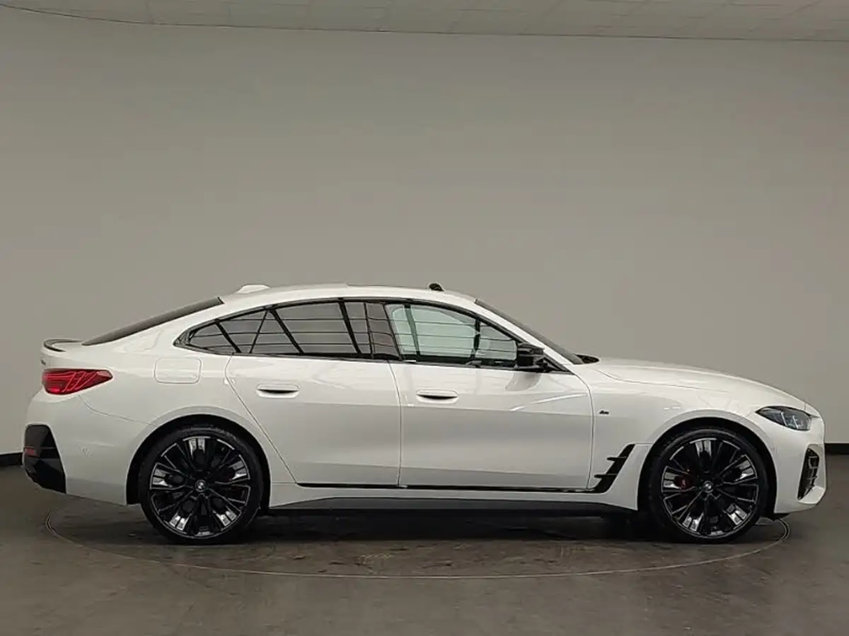 2025-bmw-i4-e-m50-big-2