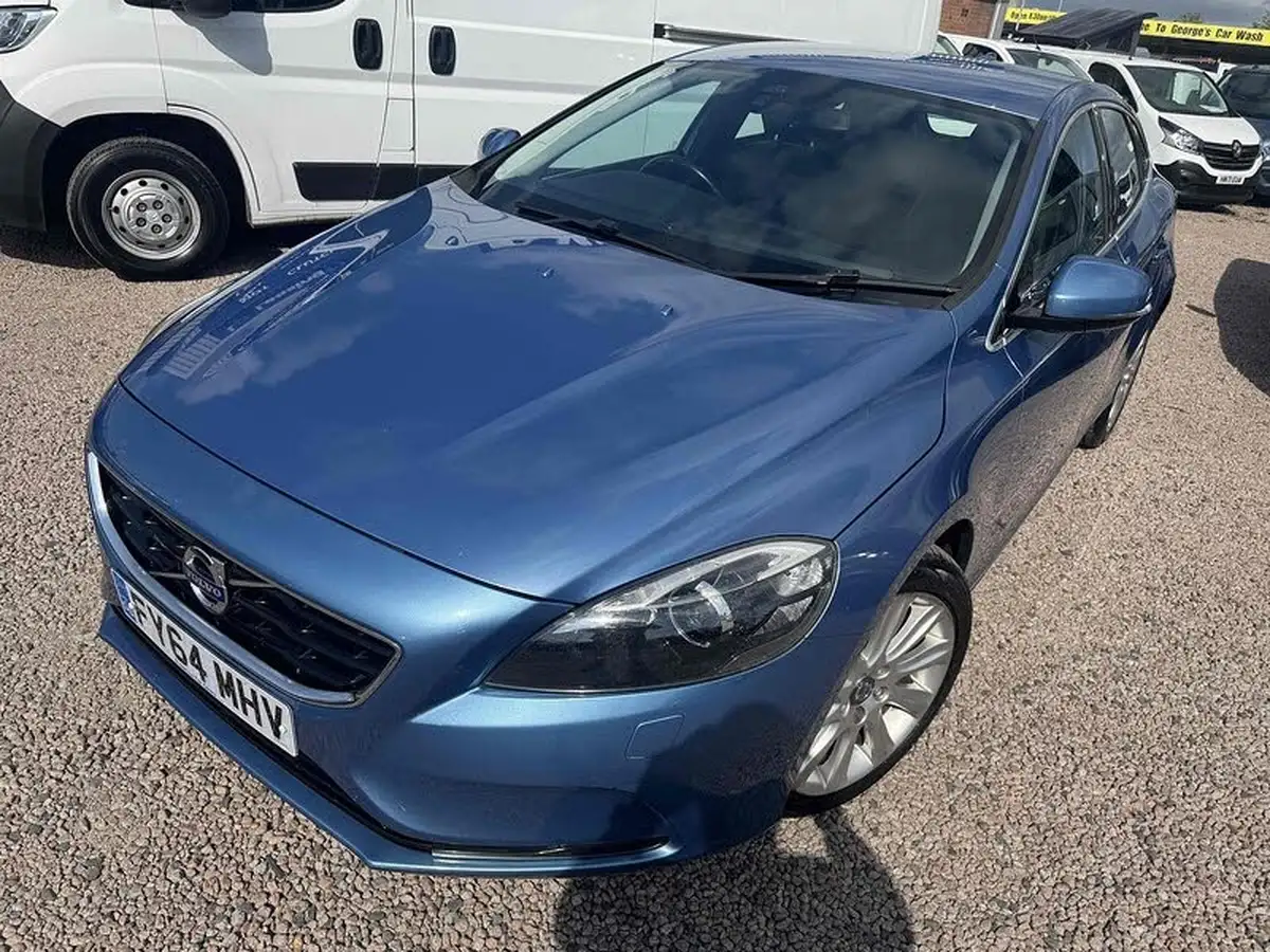 2014-volvo-v40-20td-d4-se-lux-190bhp-1969cc-geartronic-big-3