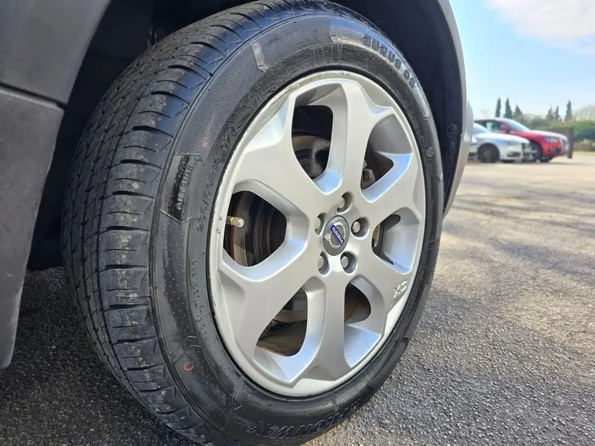 2011-volvo-xc70-30-t6-se-big-55