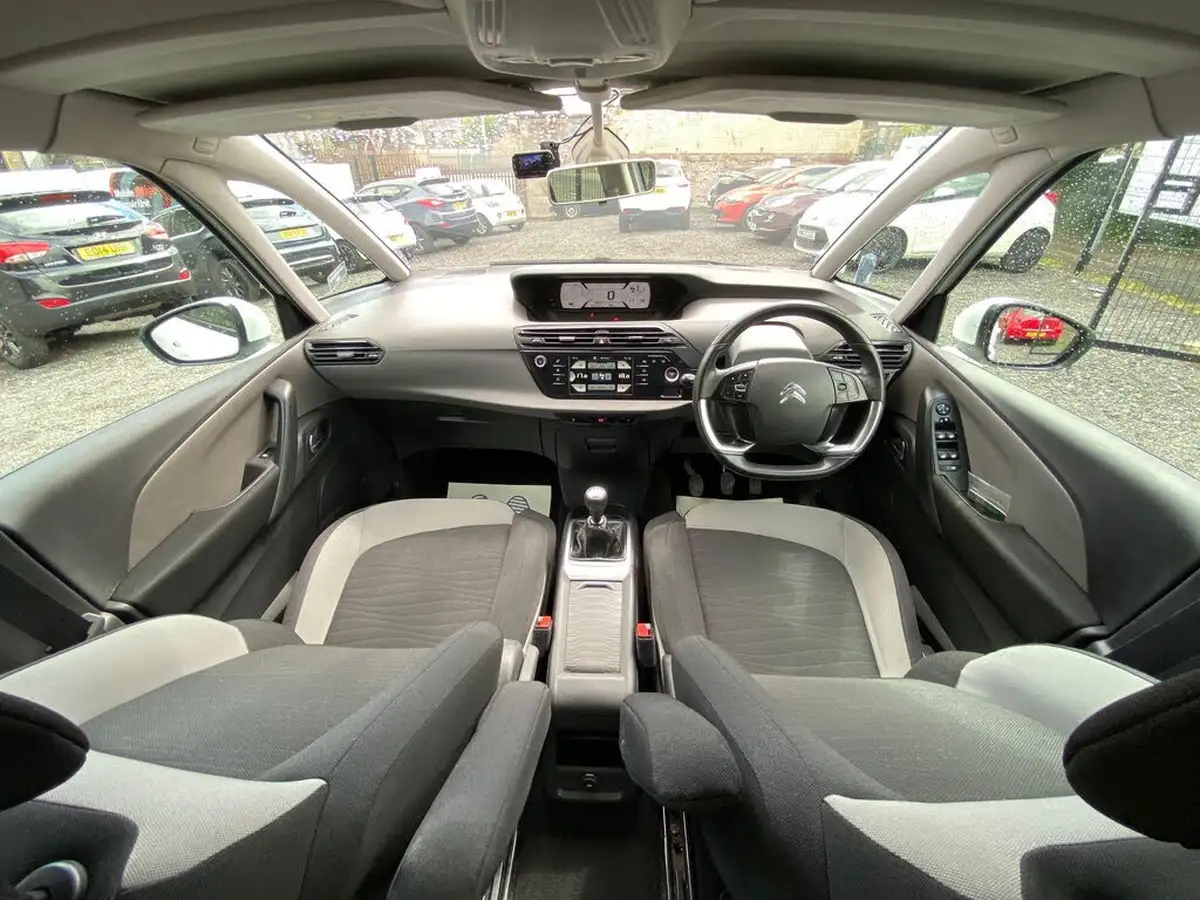 2014-citroen-c4-picasso-16e-hdi-vtr-115ps-big-21