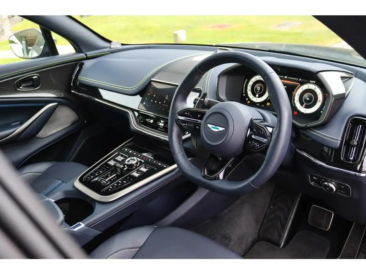 2024-aston-martin-dbx-40-v8-big-18