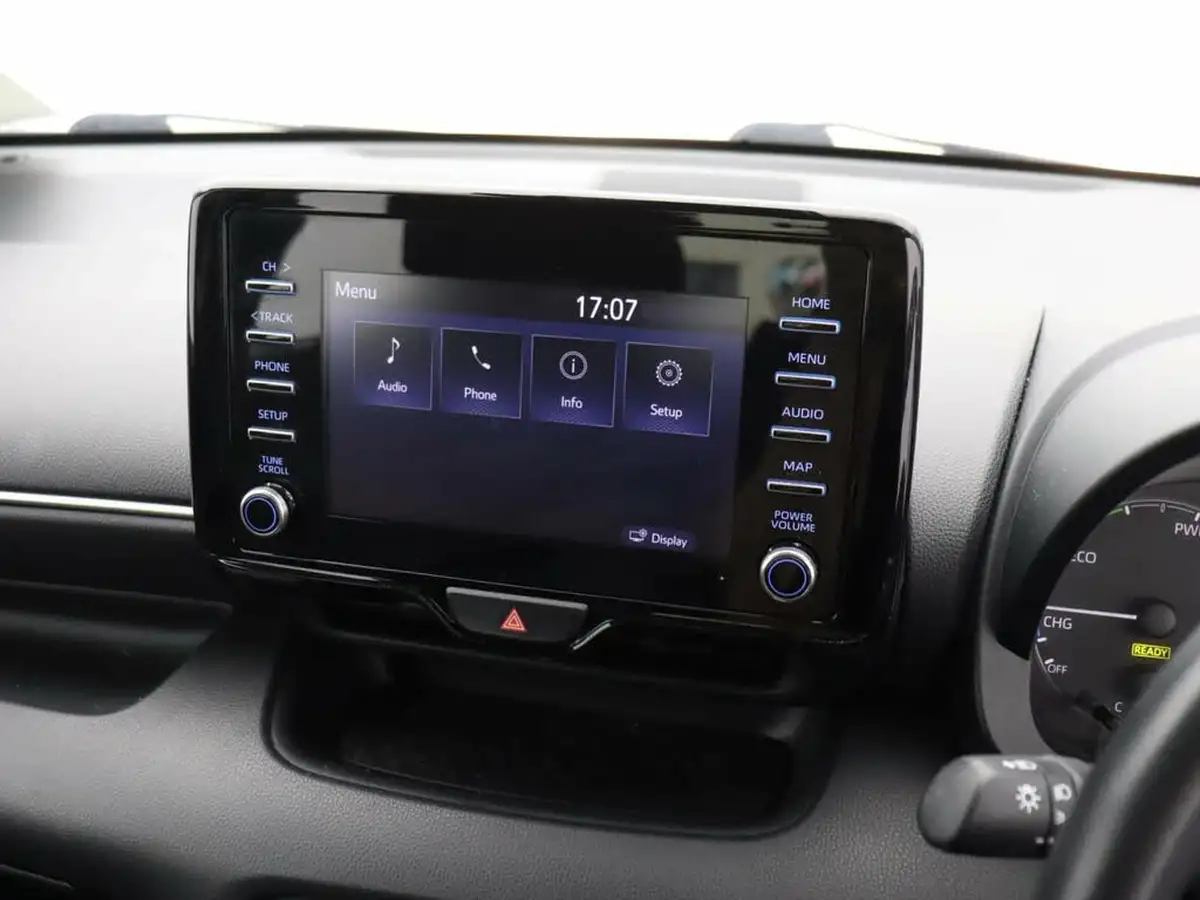 2021-toyota-yaris-15-vvt-i-icon-114bhp-hybrid-1490cc-e-cvt-big-26