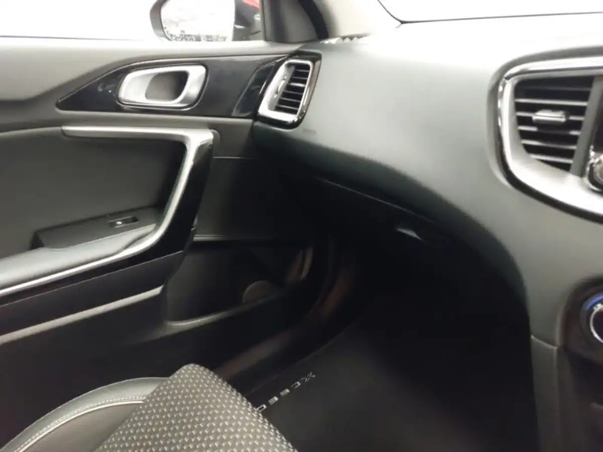 2021-kia-xceed-15-t-gdi-3-big-10