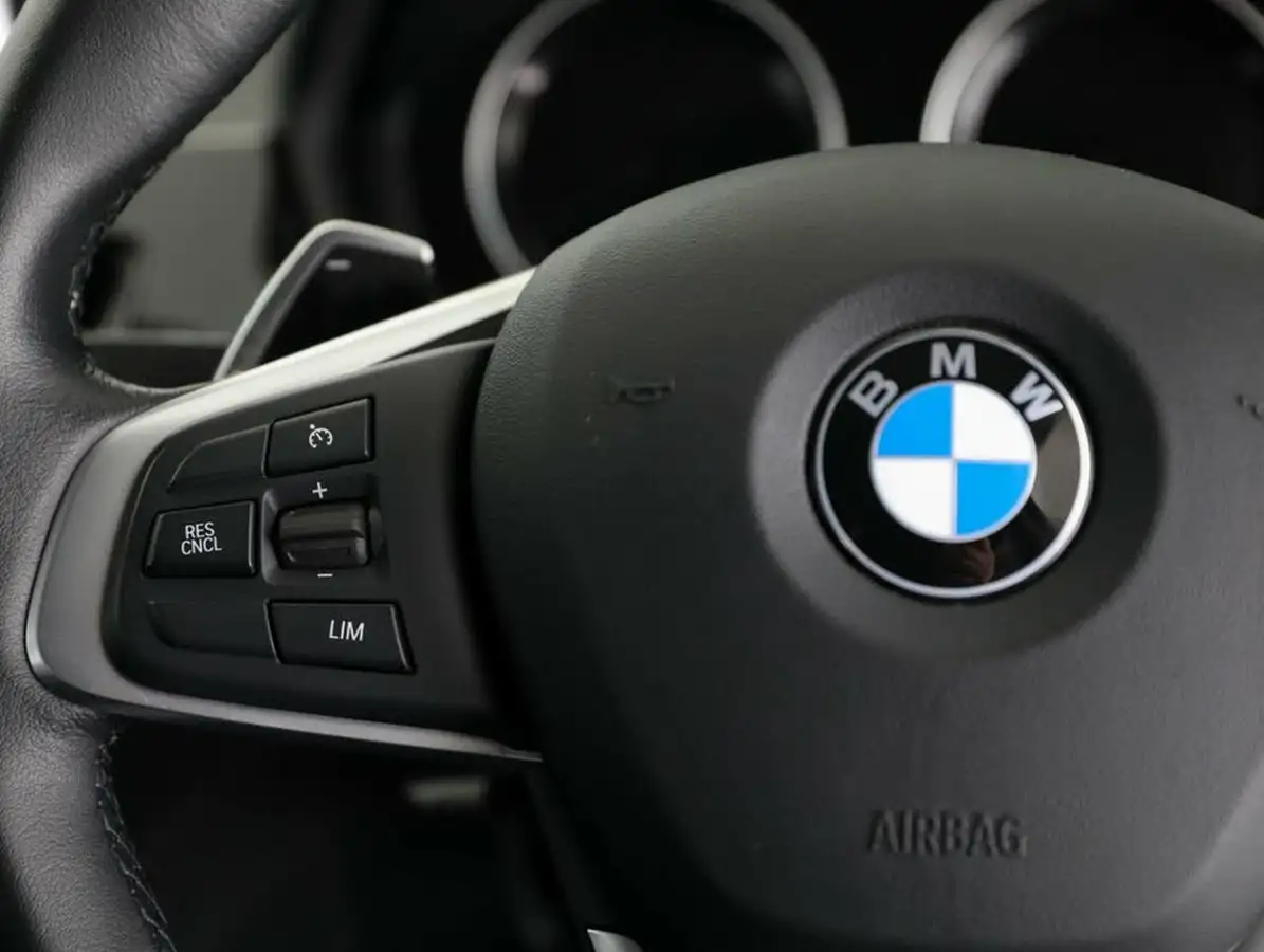 2021-bmw-x1-20-sdrive20i-sport-big-21