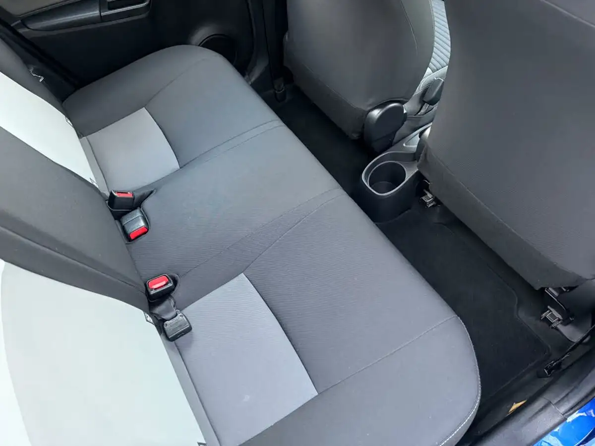 2018-toyota-yaris-15-vvt-i-icon-tech-98bhp-hybrid-1497cc-e-cvt-big-53