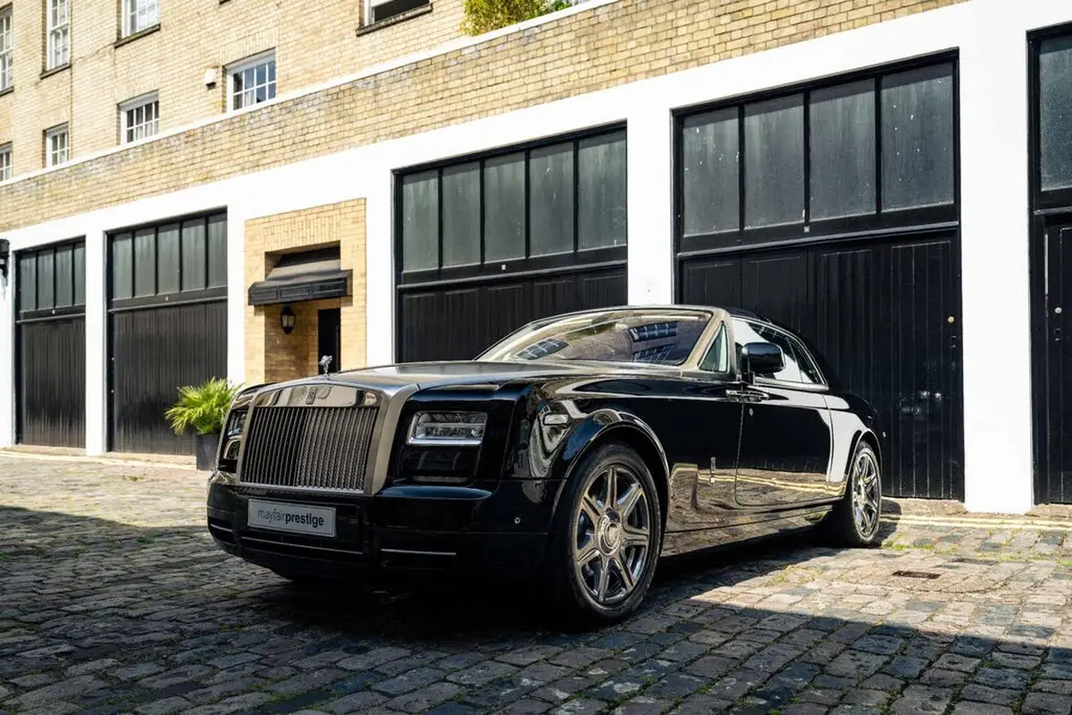 2016-rolls-royce-phantom-big-2