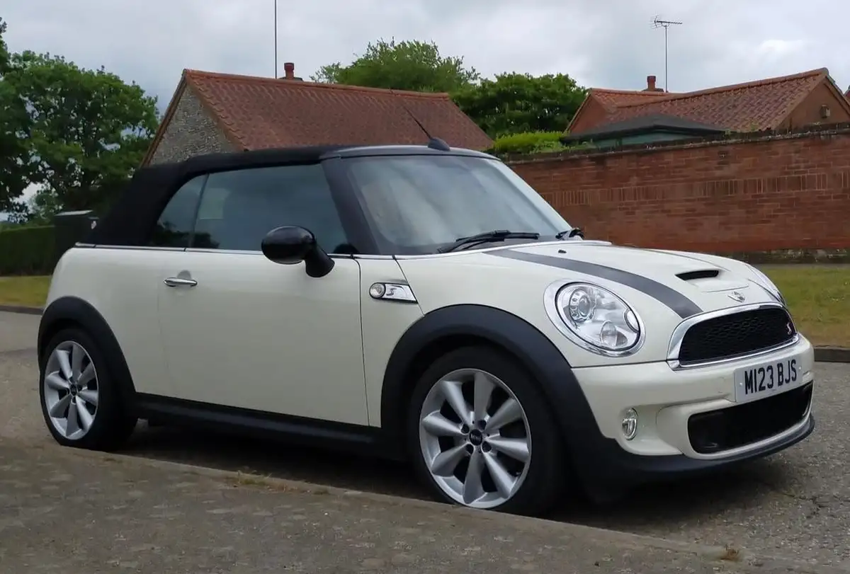 2015-mini-cooper-16-cooper-s-184bhp-ss-auto-big-0