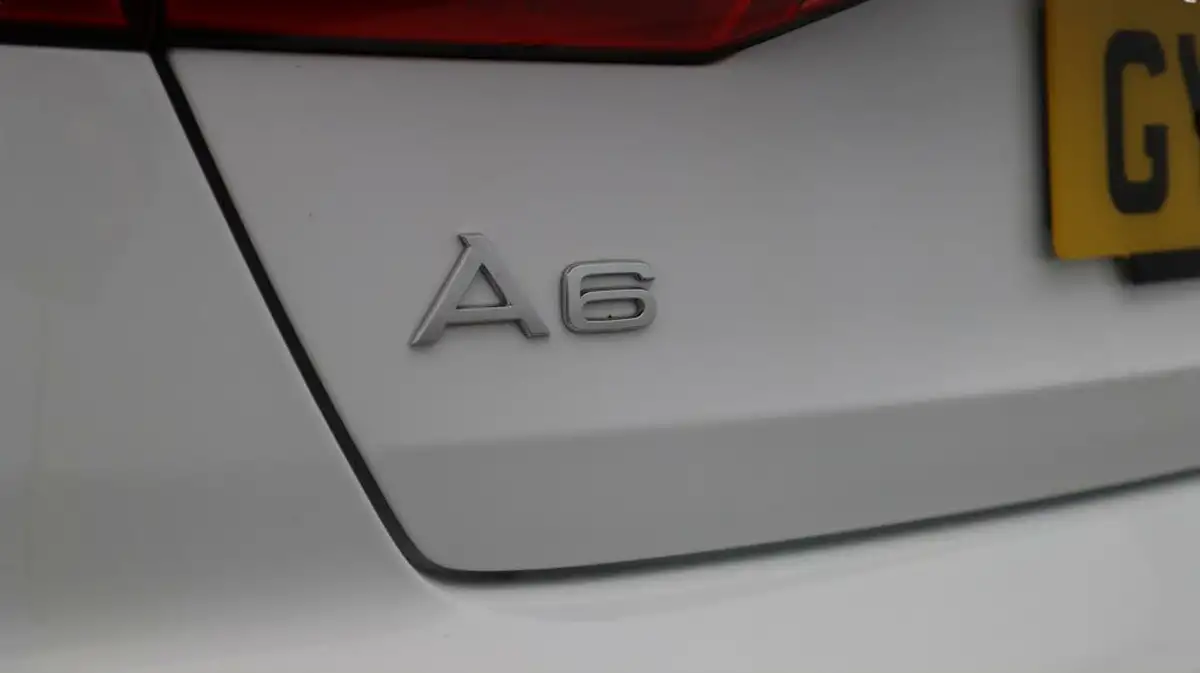 2022-audi-a6-saloon-20-40-tfsi-sport-big-20