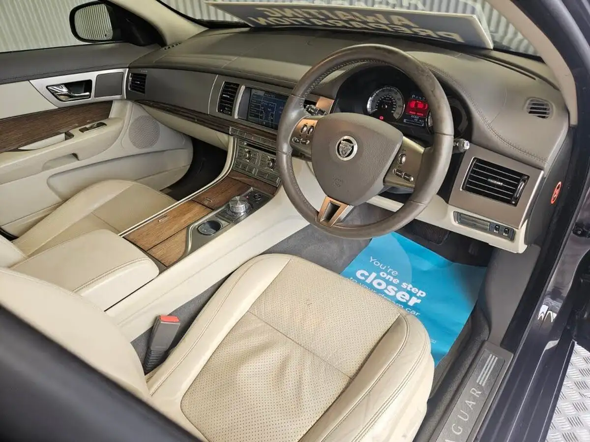 2009-jaguar-xf-27td-premium-luxury-big-6