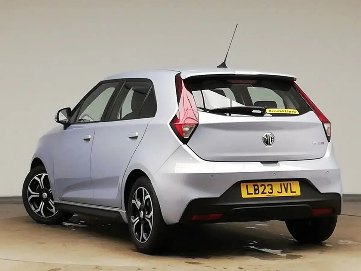 2023-mg-mg3-15-vti-tech-exclusive-nav-big-1