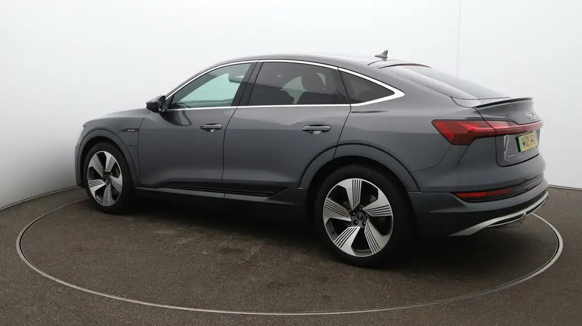 2021-audi-e-tron-55e-s-line-sportback-big-37