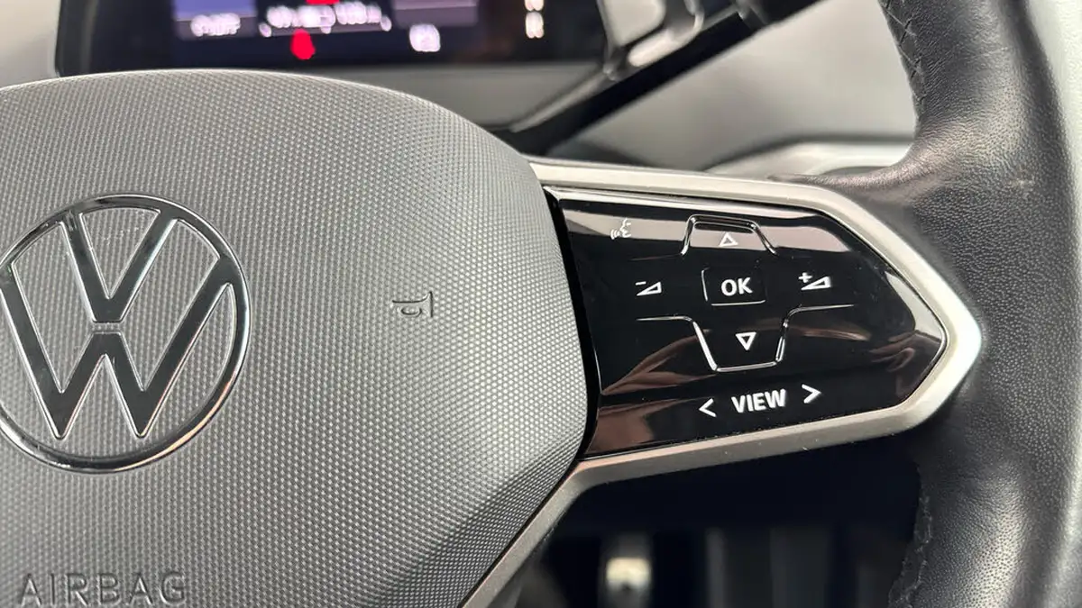 2021-volkswagen-id4-e-first-edition-big-21
