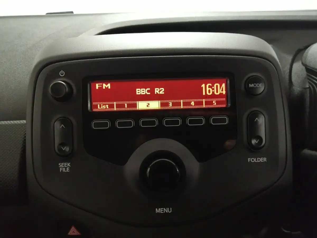 2020-toyota-aygo-10-vvt-i-x-5d-big-11