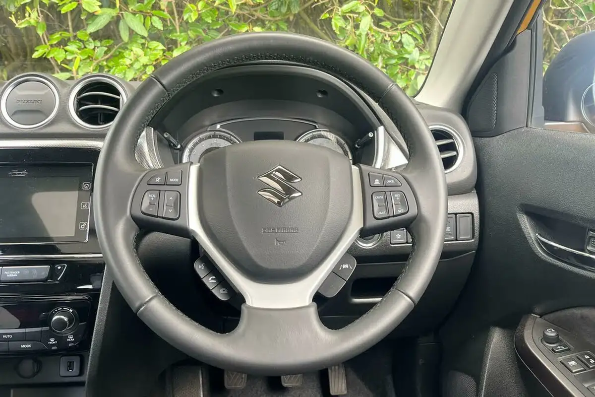 2022-suzuki-vitara-14-boosterjet-sz5-allgrip-big-11