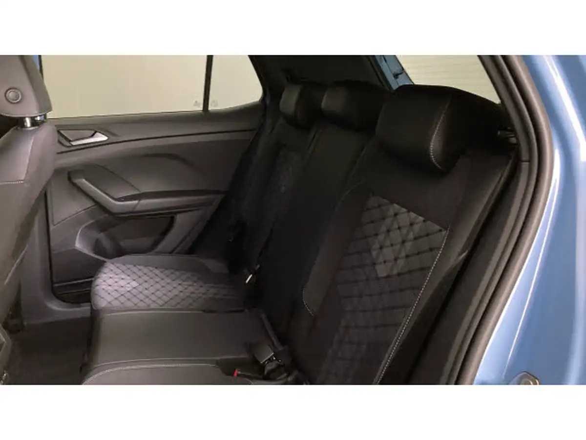 2025-volkswagen-t-cross-10-tsi-r-line-big-15