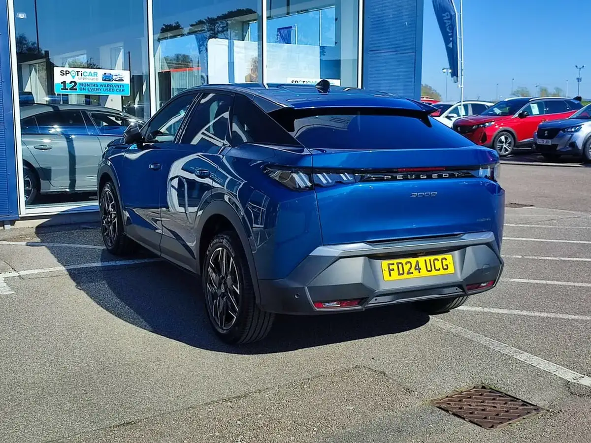 2024-peugeot-3008-suv-12-puretech-allure-136ps-hybrid-e-dsc6-big-4