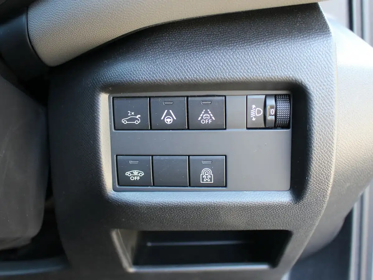 2020-citroen-c5-aircross-12-puretech-flair-plus-eat8-big-8