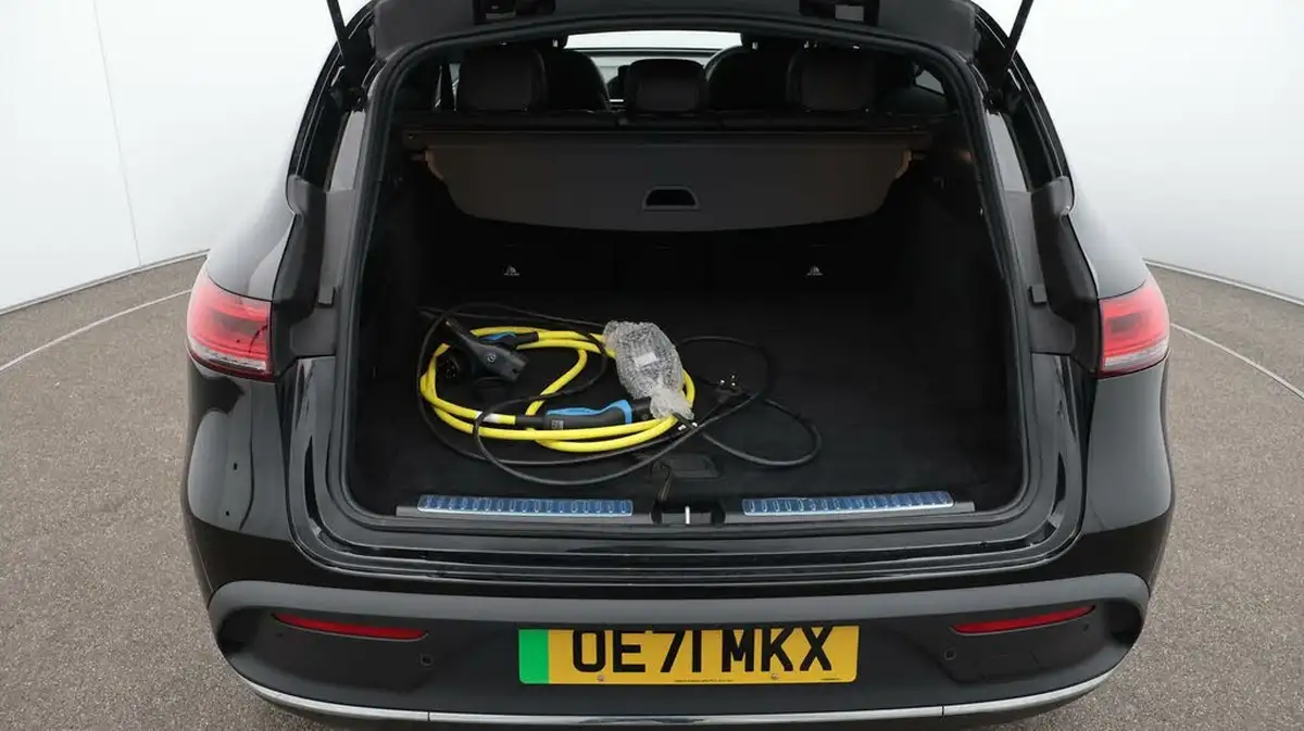 2022-mercedes-benz-eqc-e-eqc-400-amg-line-big-17