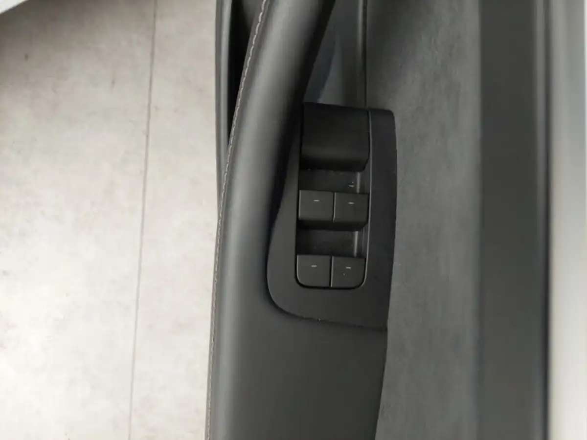 2021-tesla-model-3-e-standard-plus-big-11