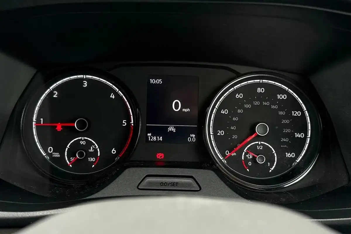 2024-volkswagen-transporter-big-30
