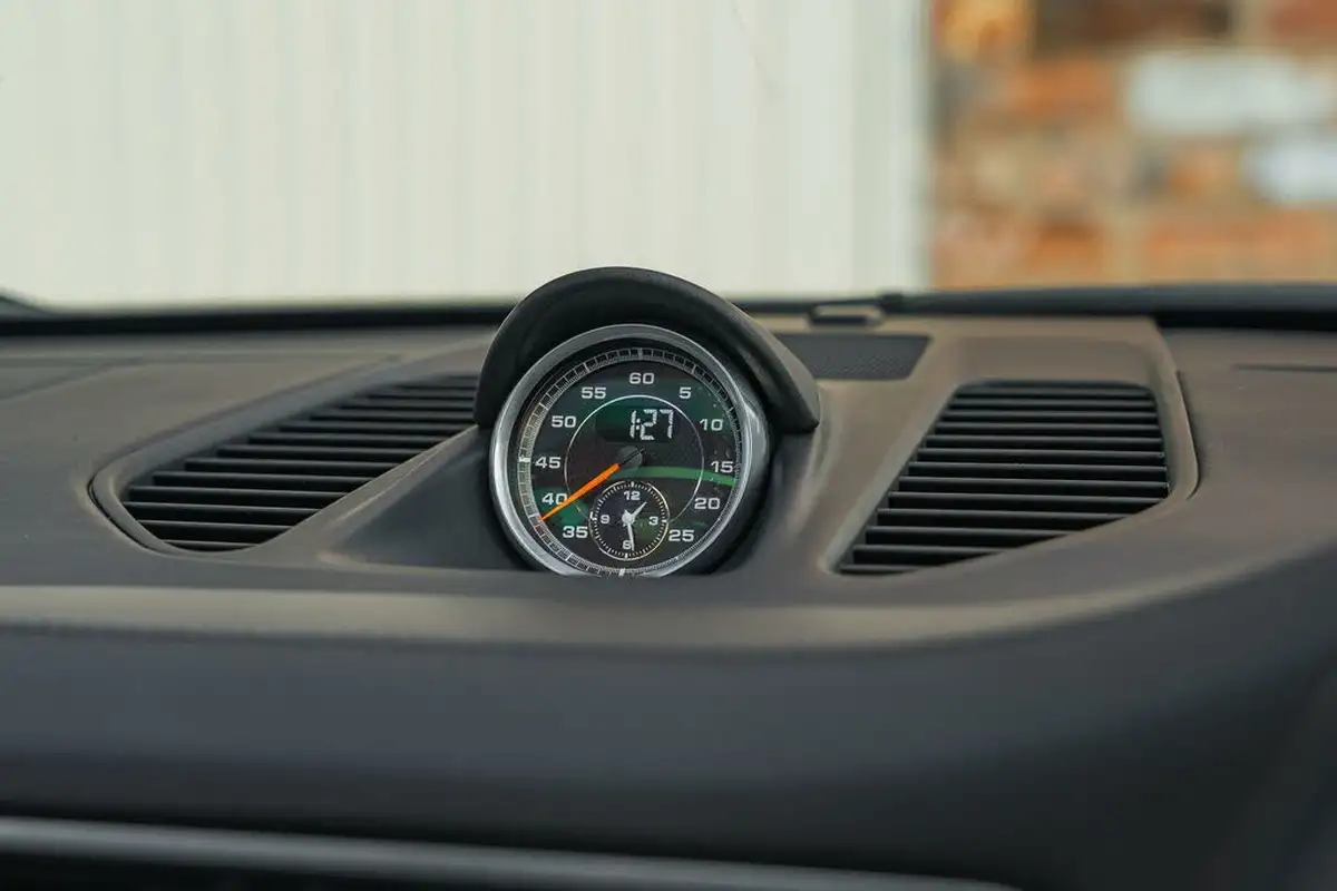 2012-porsche-911-34-carrera-coupe-pdk-big-48