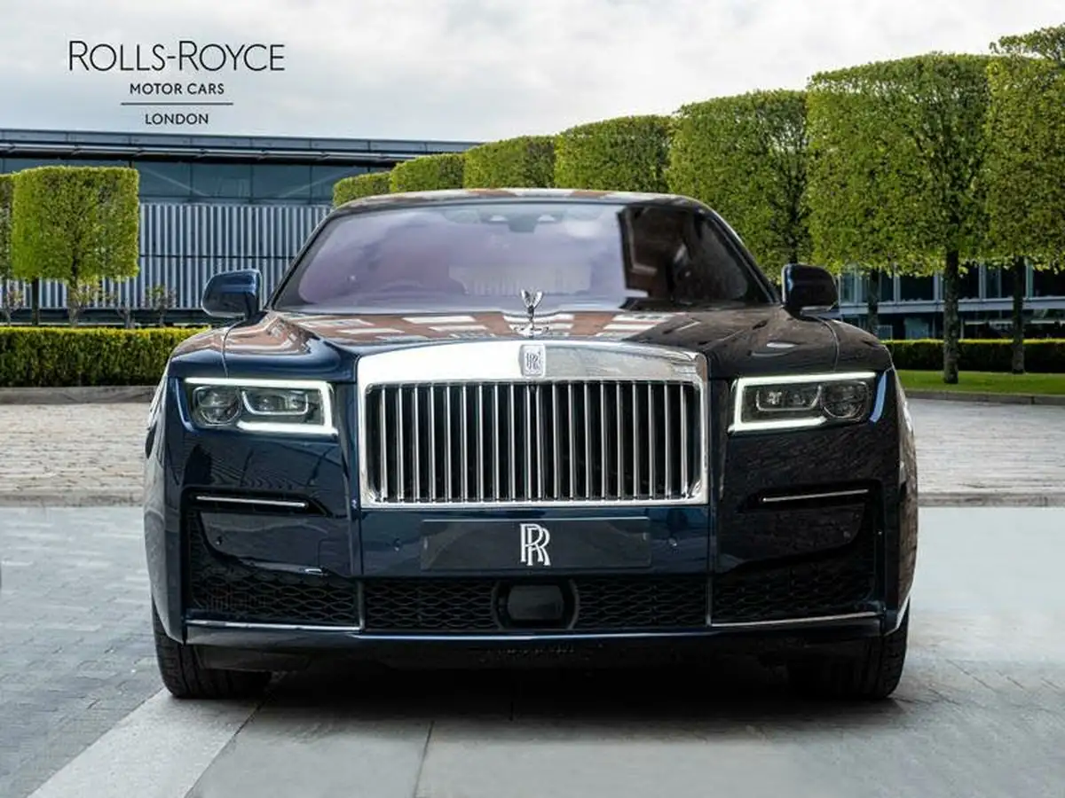 2021-rolls-royce-ghost-675-big-5