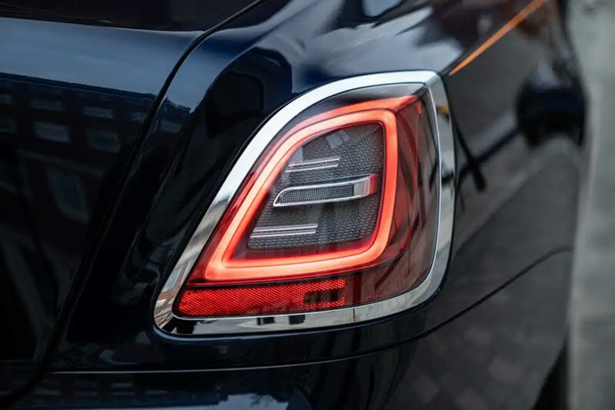 2021-rolls-royce-ghost-675-big-32