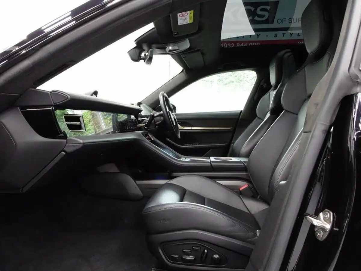 2020-porsche-taycan-e-turbo-s-big-19