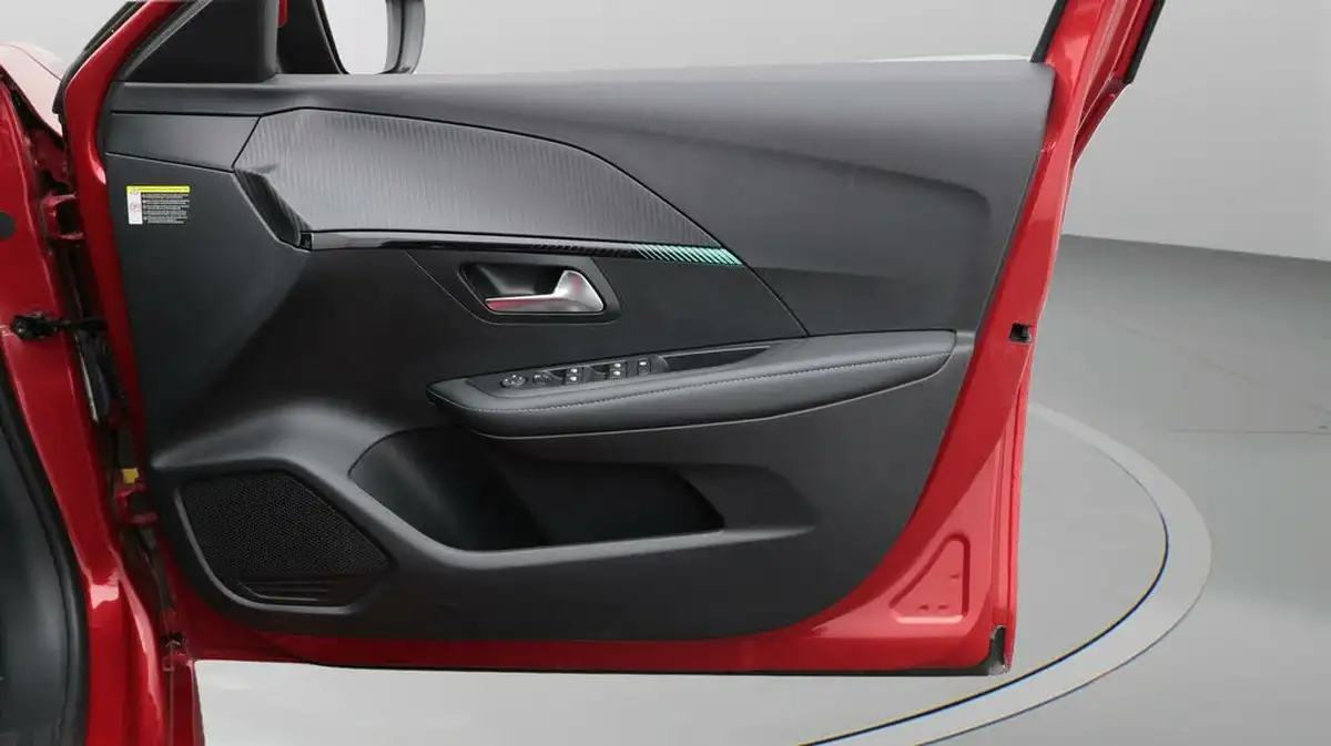 2020-peugeot-208-12-puretech-allure-100bhp-big-15