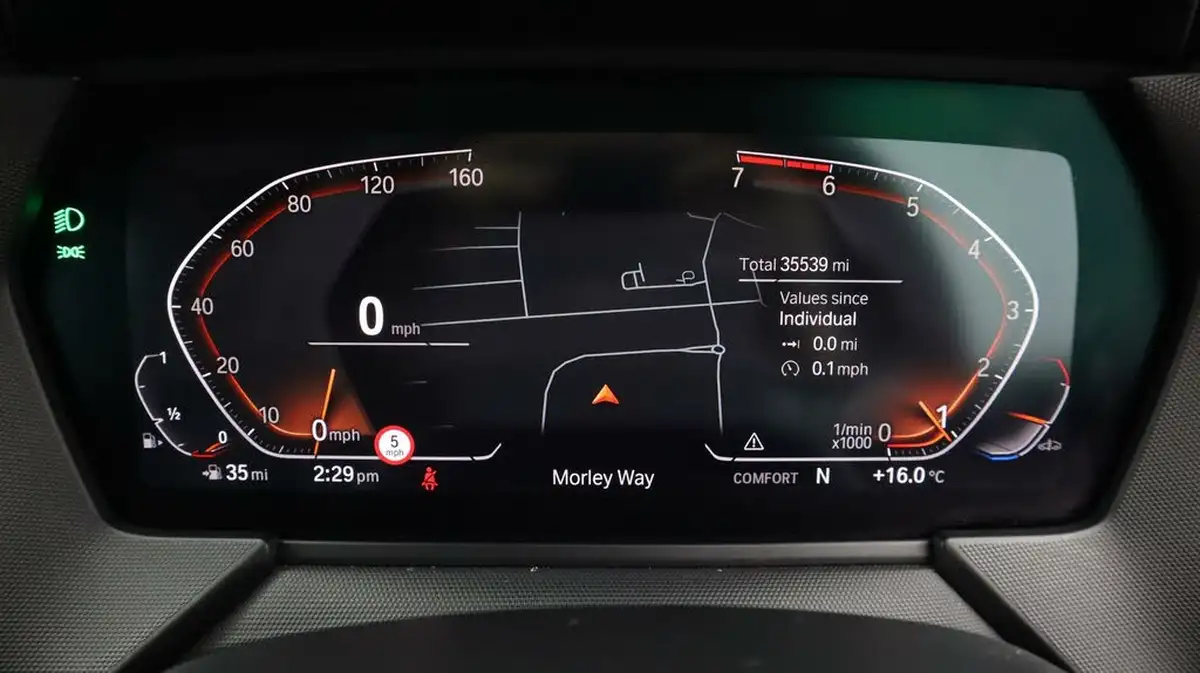 2022-bmw-1-series-15-118i-m-sport-lcp-big-10