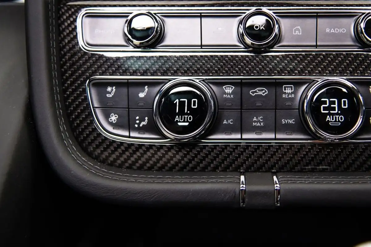 2023-bentley-bentayga-30-hybrid-big-42