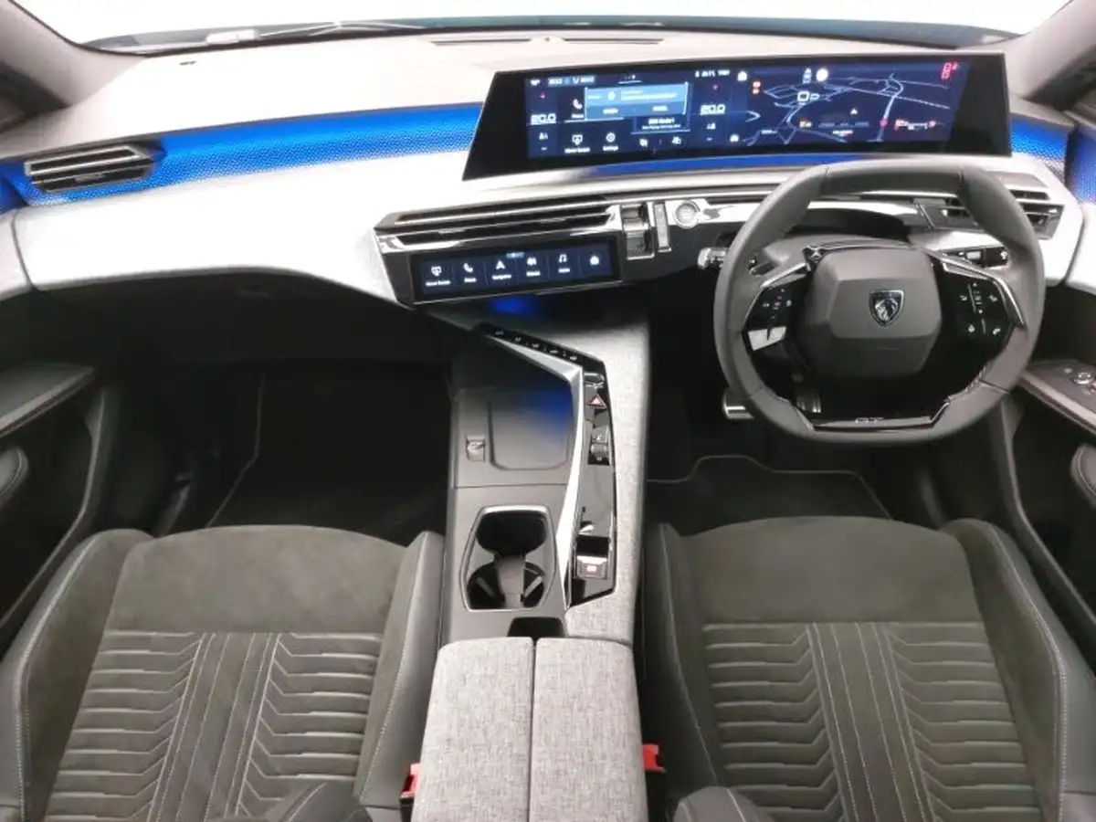 2024-peugeot-3008-suv-12-puretech-gt-136ps-hybrid-e-dsc6-big-2