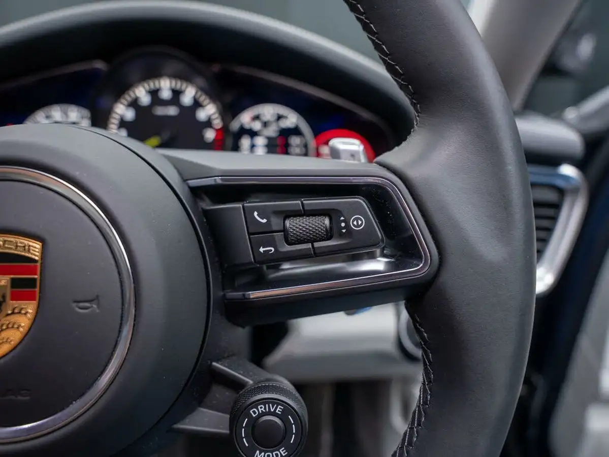 2022-porsche-panamera-30-4-e-hybrid-hatchback-big-34