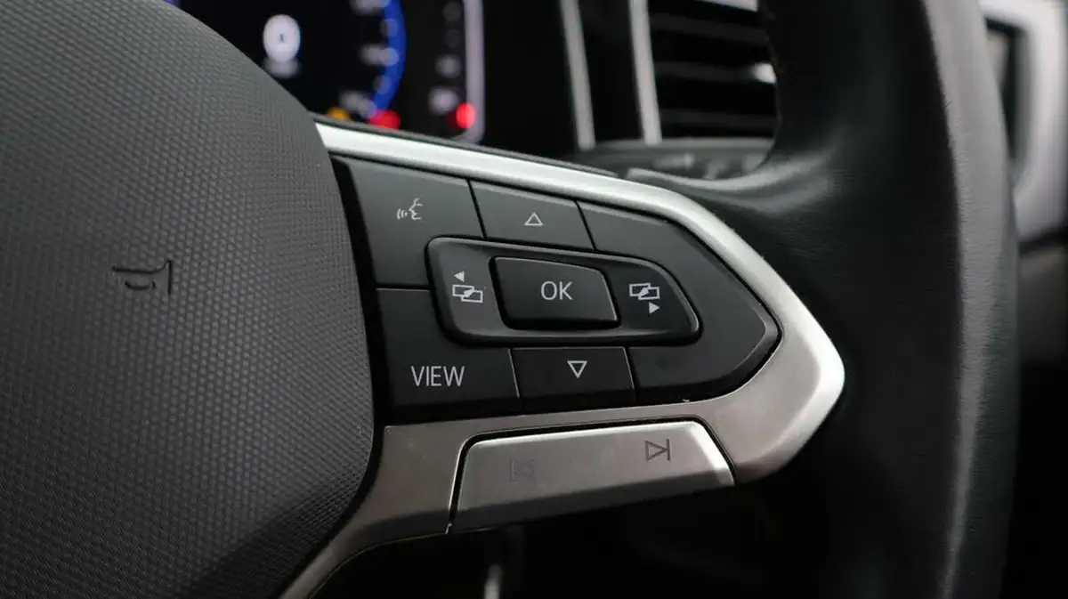 2022-volkswagen-polo-10-tsi-style-big-26