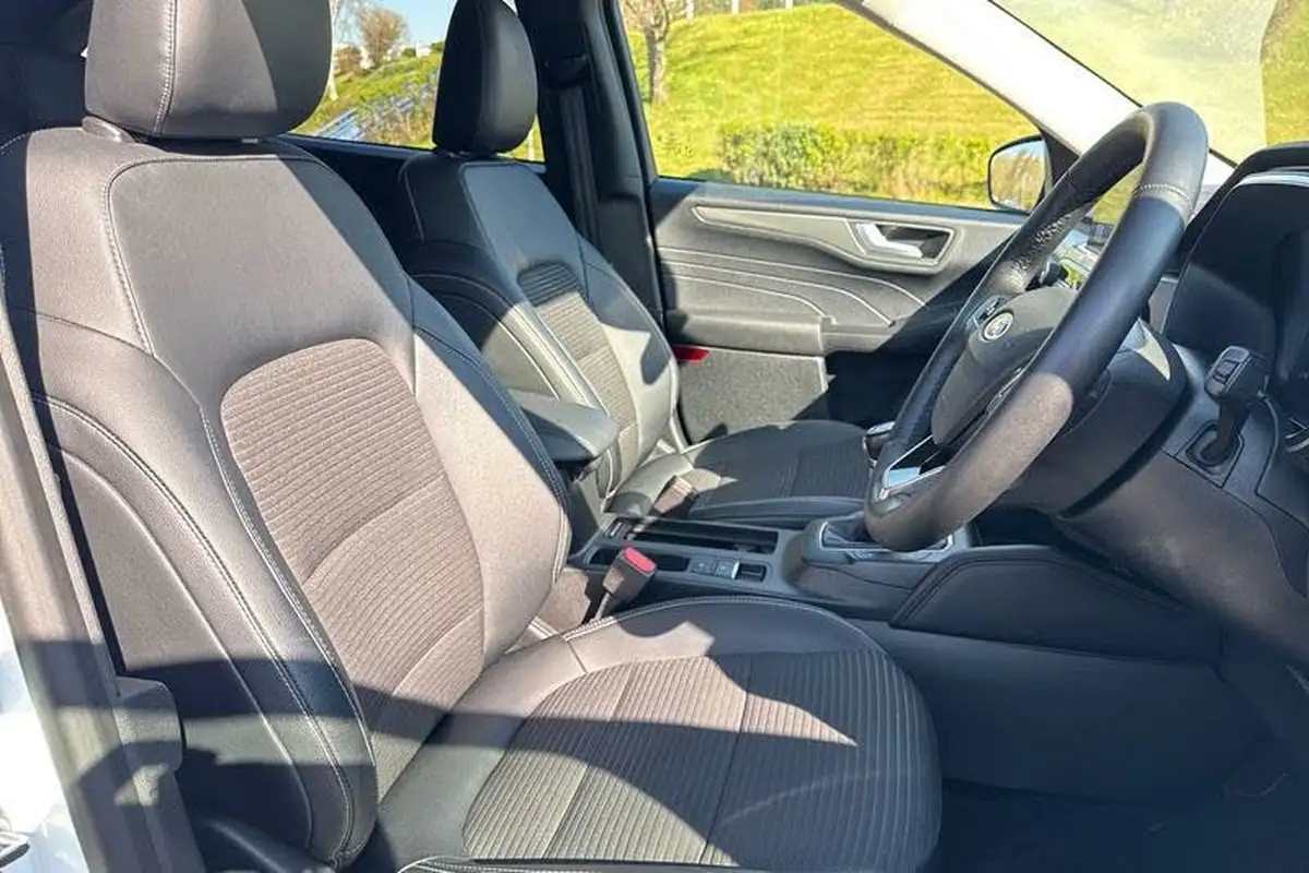 2022-ford-kuga-big-16
