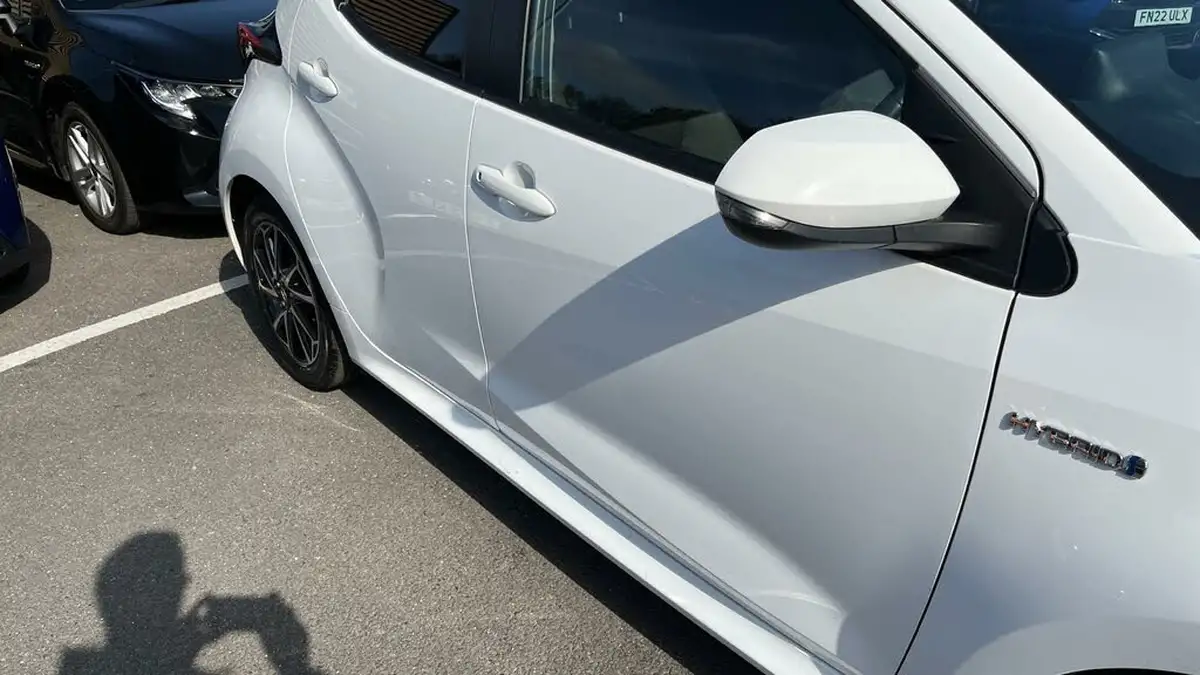 2021-toyota-yaris-15-vvt-i-design-big-39