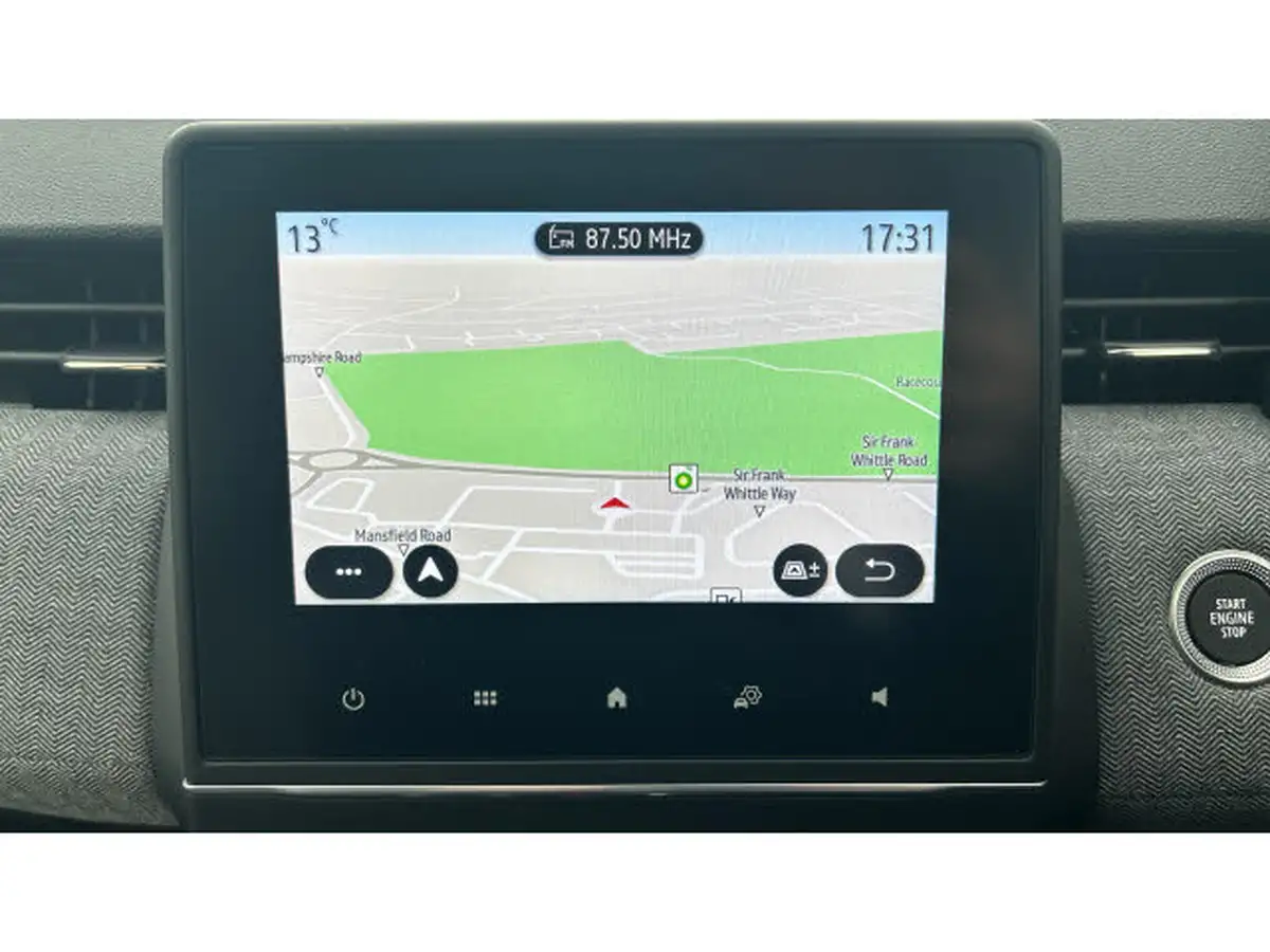 2024-renault-clio-10-tce-techno-big-28