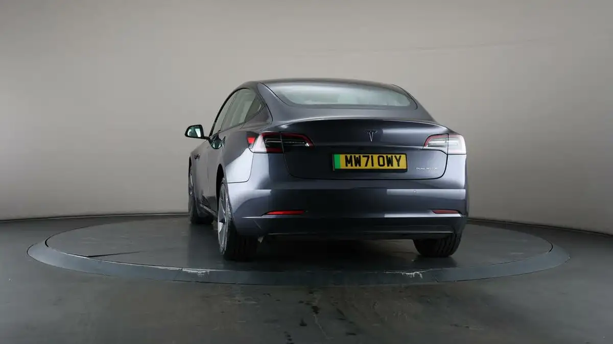 2021-tesla-model-3-e-long-range-awd-big-37