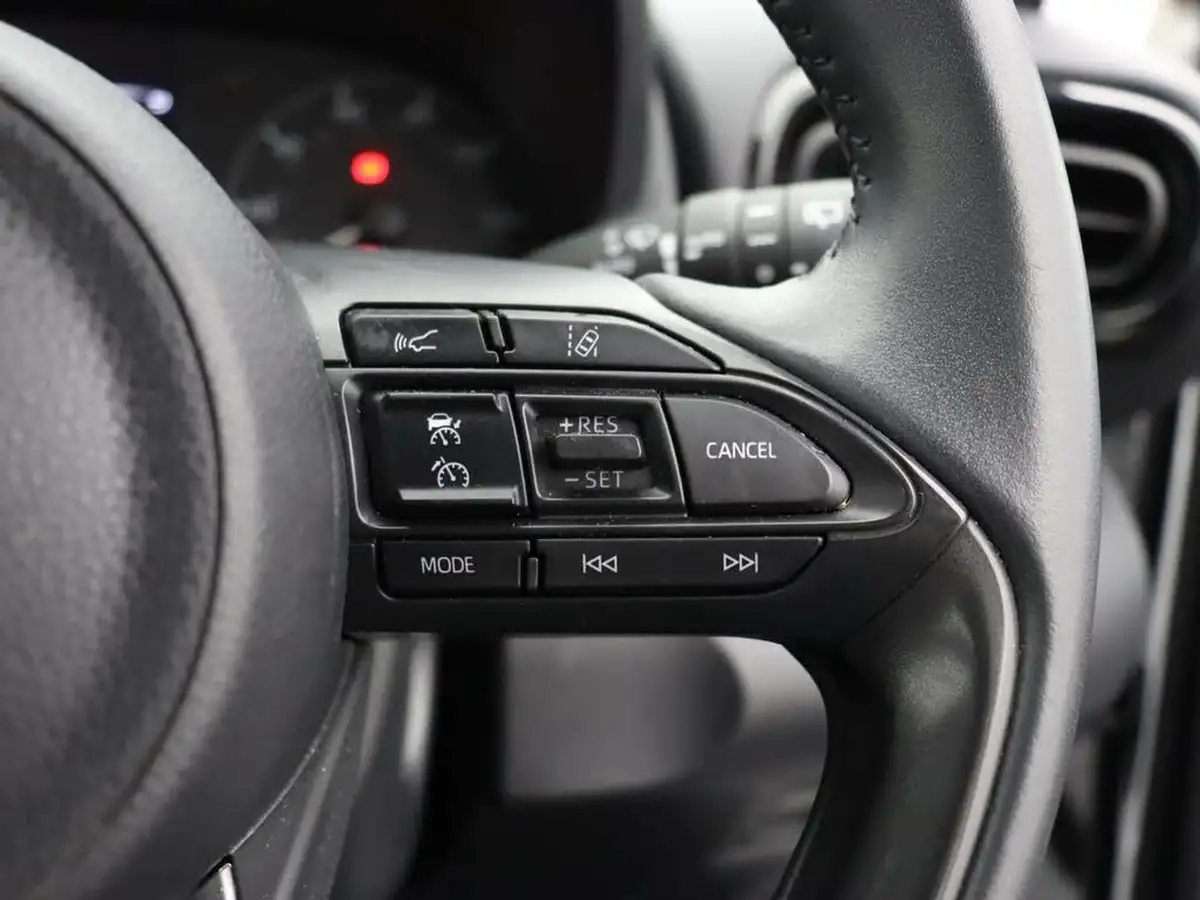 2023-mazda-mazda2-15-pure-big-20