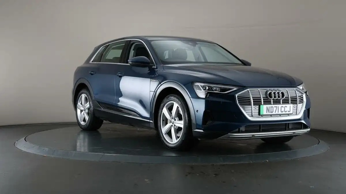 2021-audi-e-tron-50e-technik-station-wagon-big-46