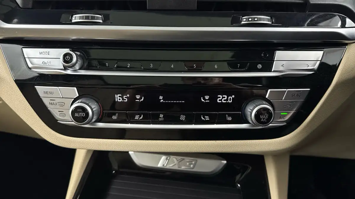 2021-bmw-ix3-e-premier-edition-big-18