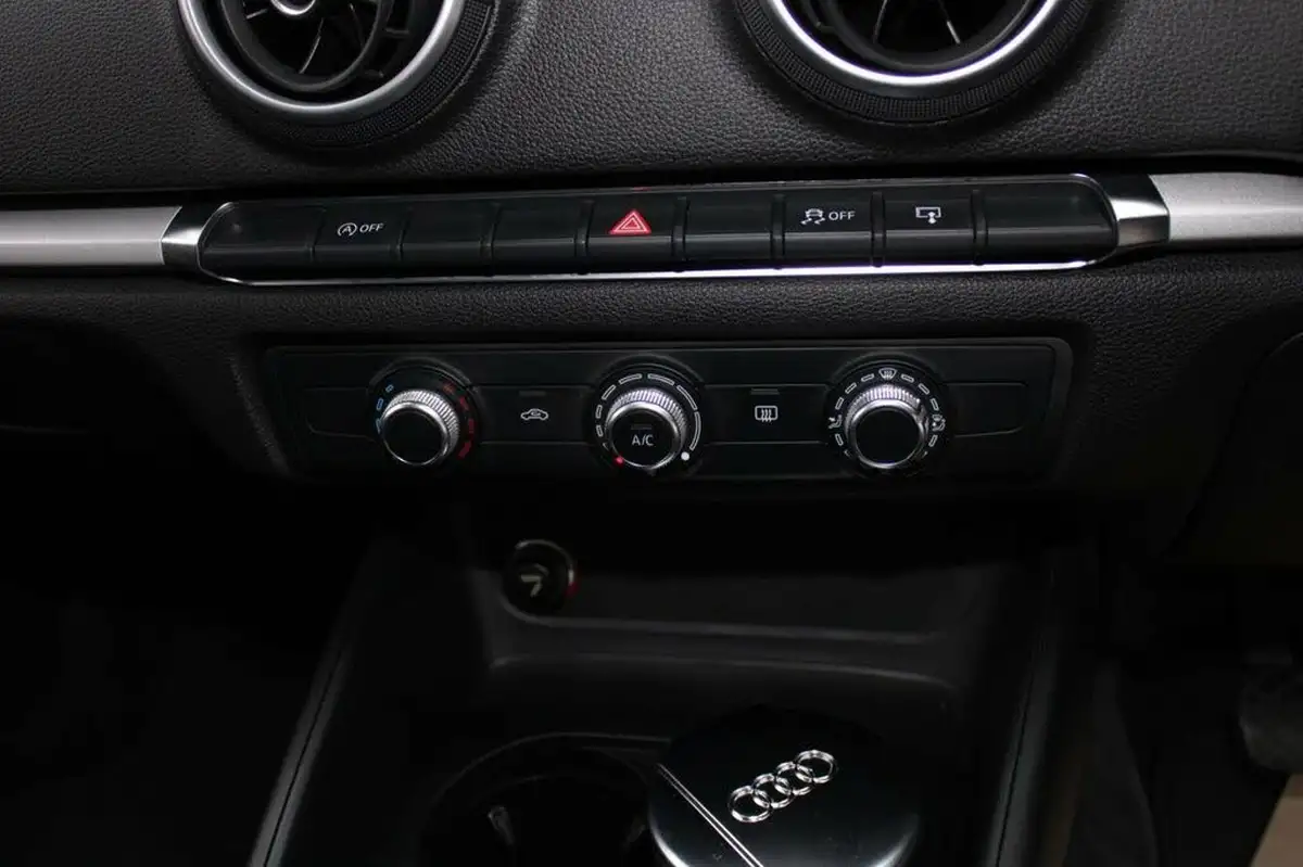 2015-audi-a3-14-tfsi-se-150ps-cod-sportback-5d-1395cc-big-18