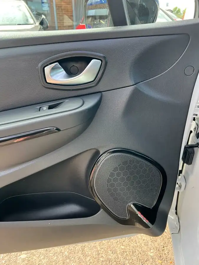 2015-renault-clio-12-dynamique-nav-big-16