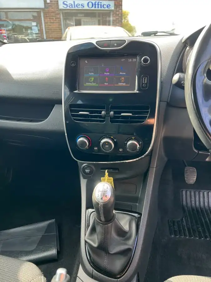 2015-renault-clio-12-dynamique-nav-big-12