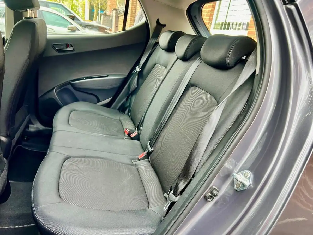 2018-hyundai-i10-10-se-67ps-big-11