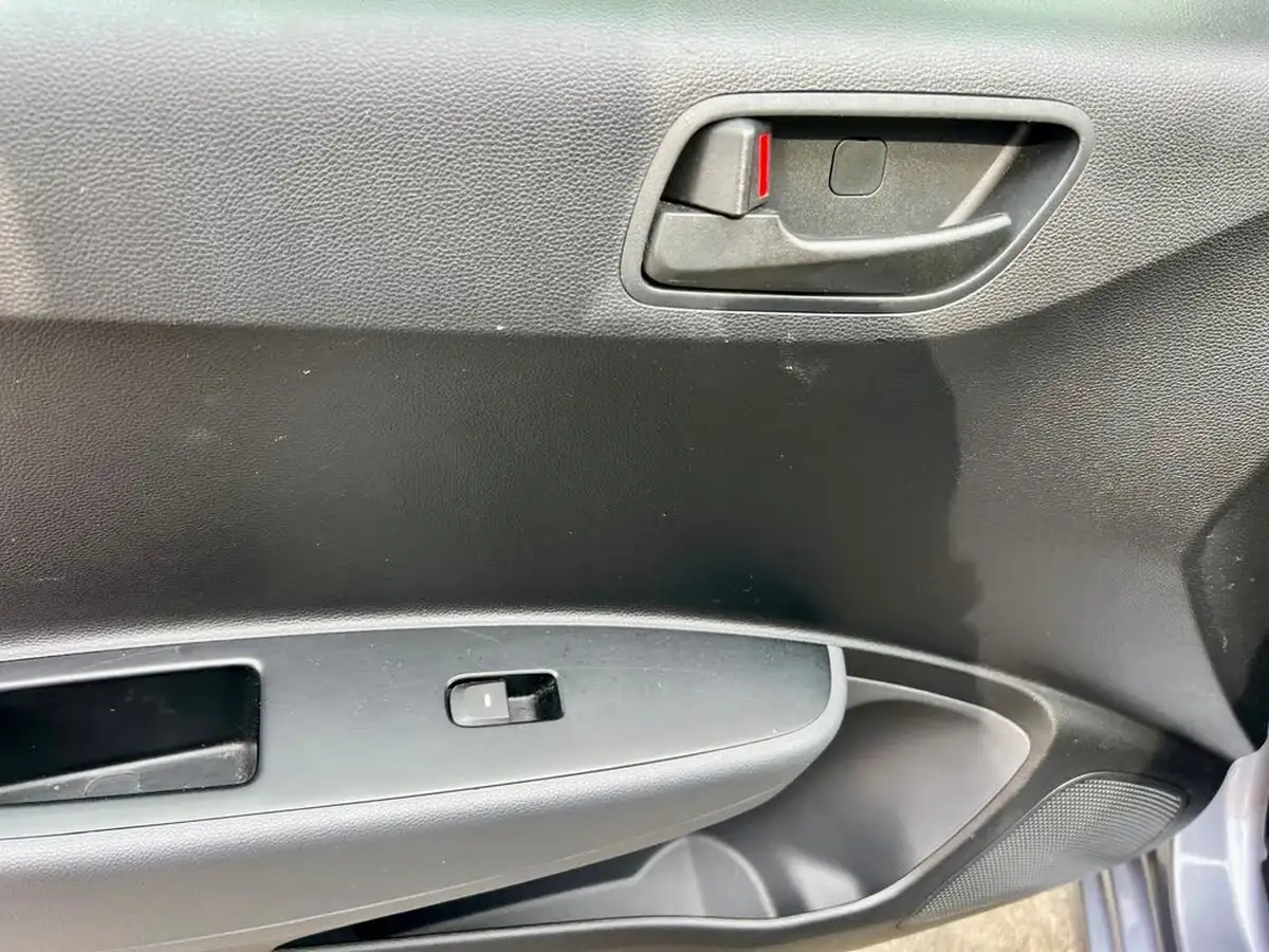 2018-hyundai-i10-10-se-67ps-big-59