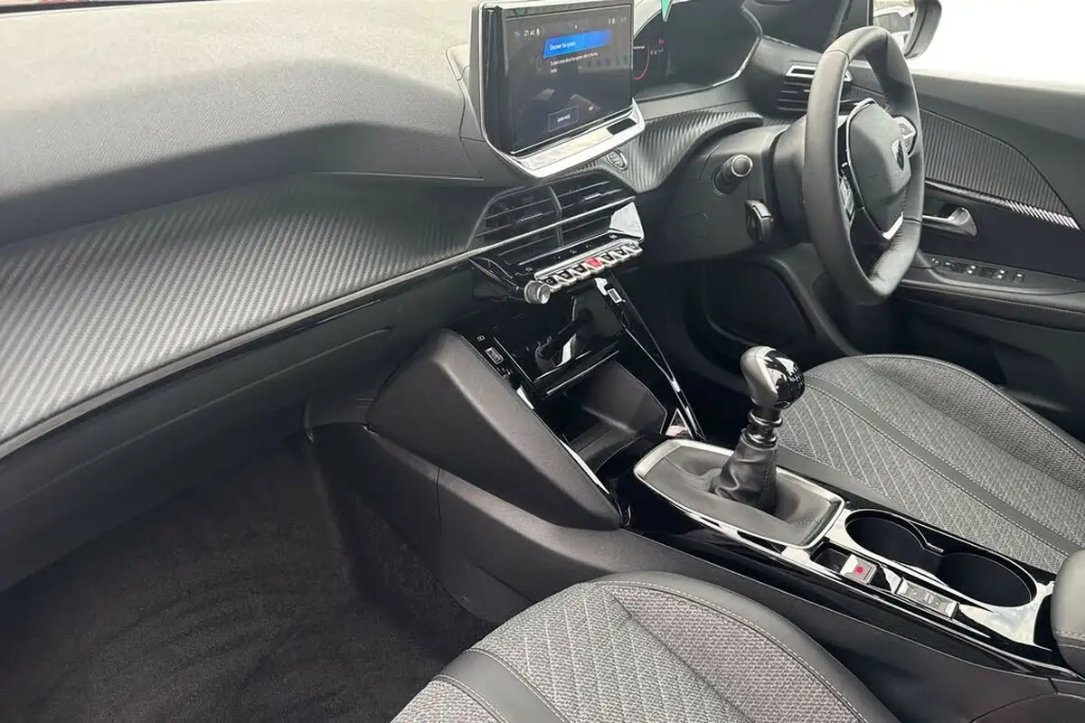 2024-peugeot-2008-suv-12-puretech-allure-130ps-big-14