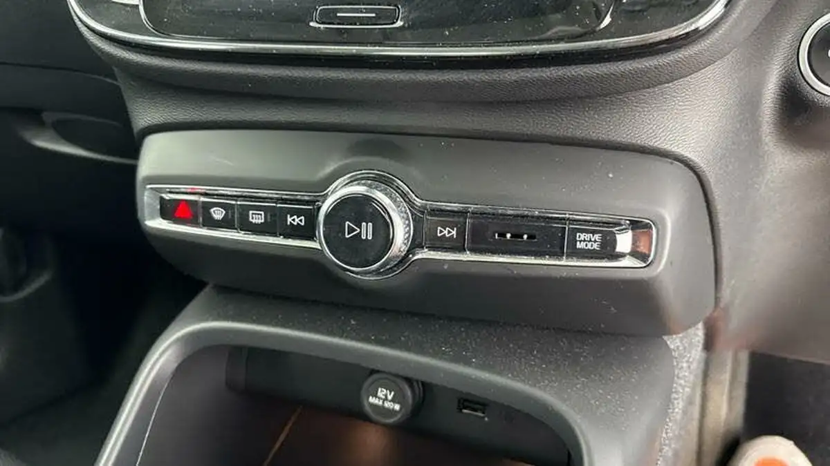 2021-volvo-xc40-20-b4-inscription-pro-194bhp-auto-big-11