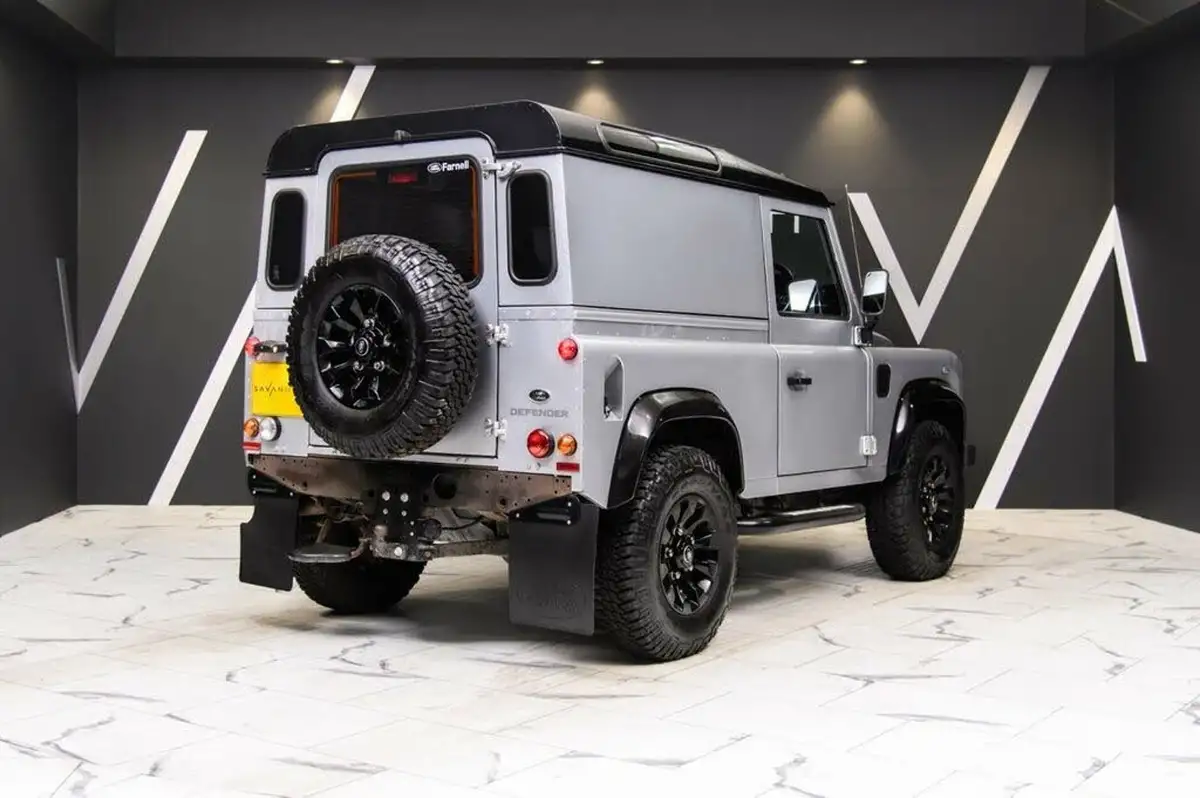 2015-land-rover-90-defender-22td-xs-hard-top-big-29