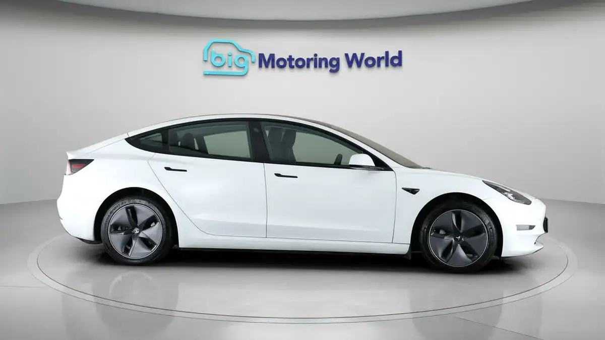 2021-tesla-model-3-e-long-range-awd-big-8